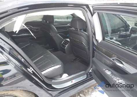 2021 BMW 750I xDrive z USA, uszkodzony, nr VIN WBA7U2C04MCF88659